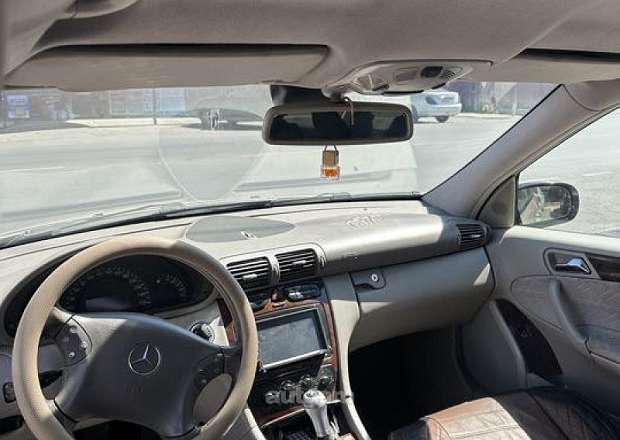 Mercedes-Benz C 200