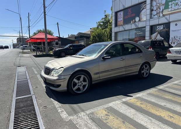 Mercedes-Benz C 200