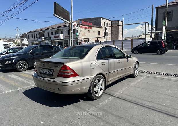 Mercedes-Benz C 200