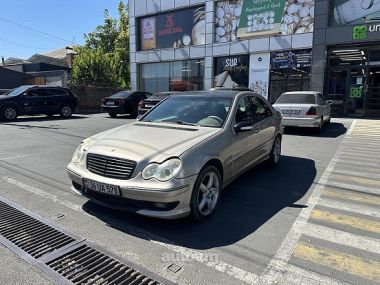 Mercedes-Benz C 200  2001 