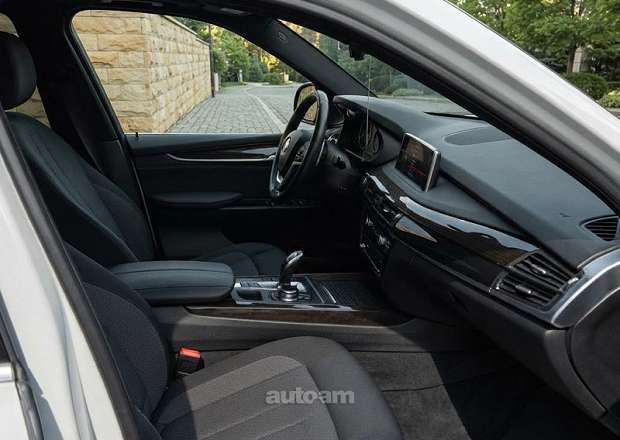 BMW X5 2018 — photo 2