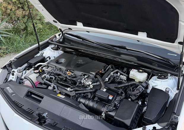 Toyota Camry 2022 — լուսանկար 11