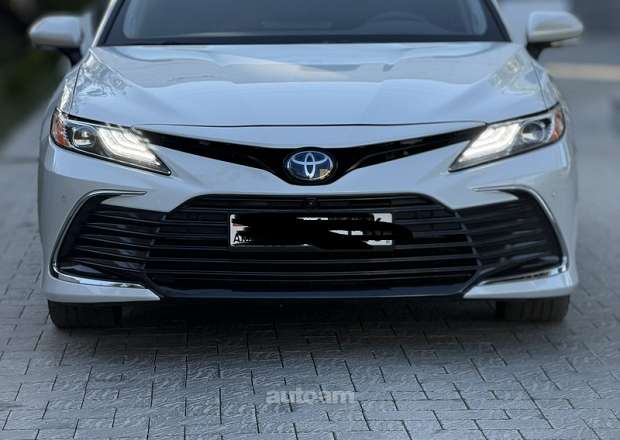 Toyota Camry 2022 — լուսանկար 1