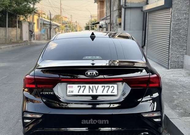 Kia Forte 2018 — photo 3