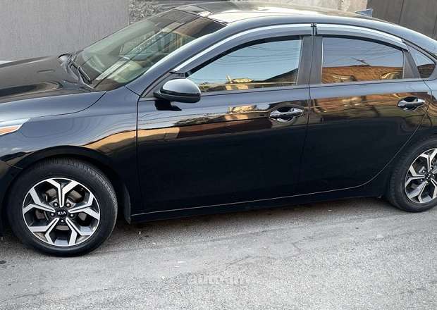 Kia Forte 2018 — photo 2