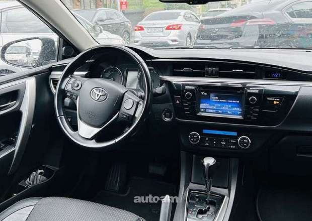 Toyota Corolla 2015 — լուսանկար 1