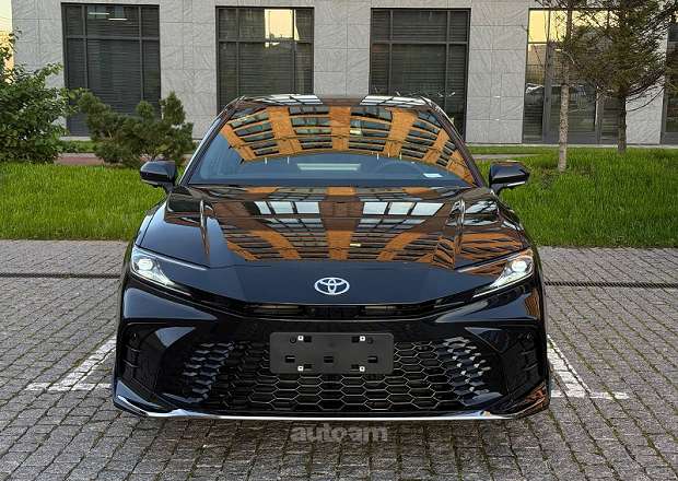 Toyota Camry 2026 — фото 1