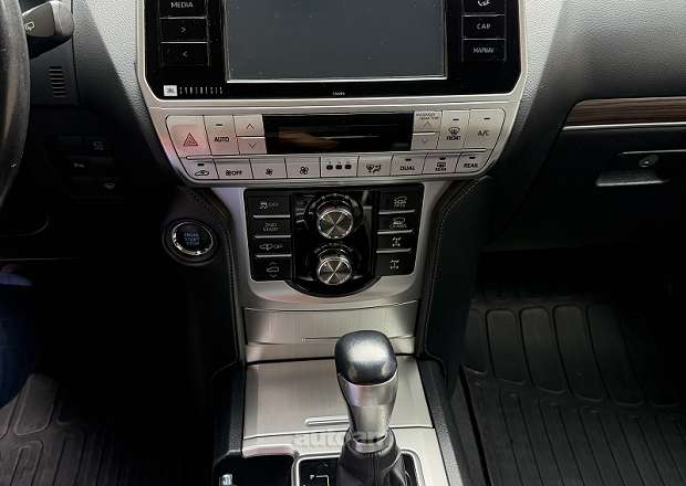 Toyota Land Cruiser Prado 2018 — фото 10
