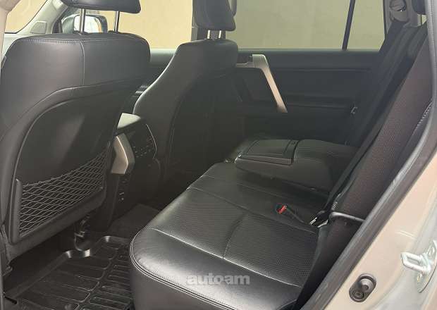 Toyota Land Cruiser Prado 2018 — фото 11