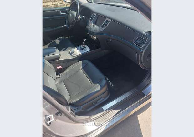 Hyundai Genesis 2012 — photo 13