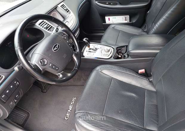 Hyundai Genesis 2012 — photo 8