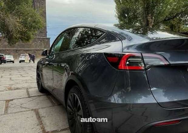 Tesla Model Y 2021 — photo 3