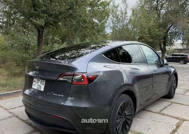 Tesla Model Y 2021 — photo 11