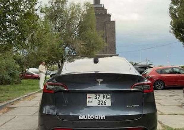 Tesla Model Y 2021 — photo 2