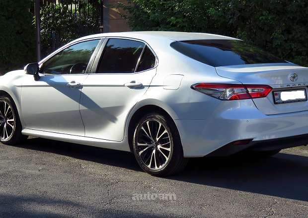 Toyota Camry 2018 — լուսանկար 4
