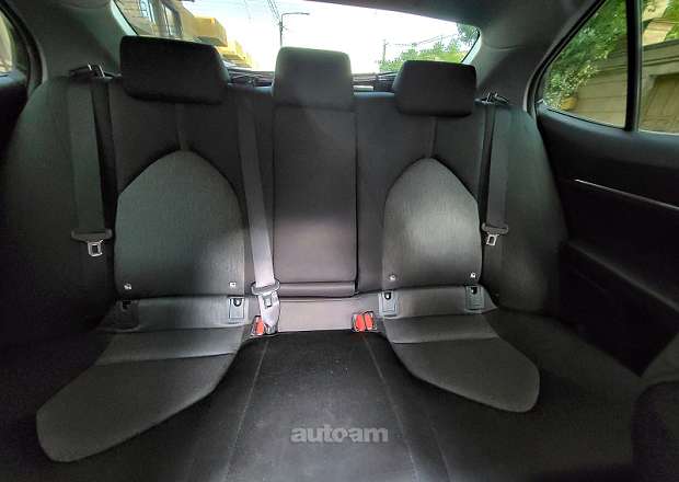 Toyota Camry 2018 — լուսանկար 10