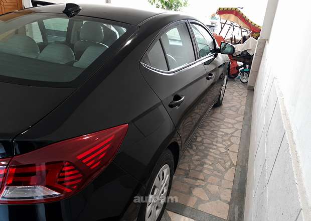 Hyundai Elantra 2020 — լուսանկար 4