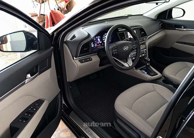 Hyundai Elantra 2020 — լուսանկար 12