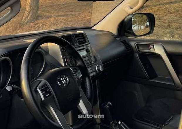 Toyota Land Cruiser Prado 2010 — լուսանկար 4