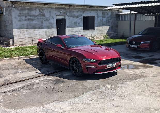 Ford Mustang 2019 — фото 1