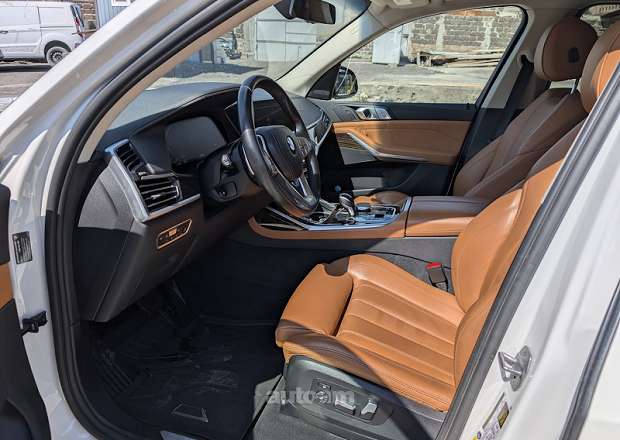 BMW X7 2021 — լուսանկար 2