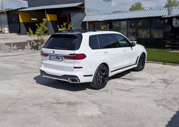 BMW X7 2021 — լուսանկար 7