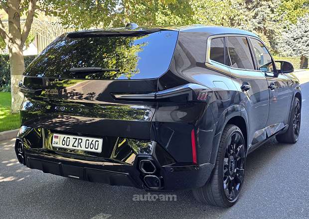 BMW XM 2022 — photo 4