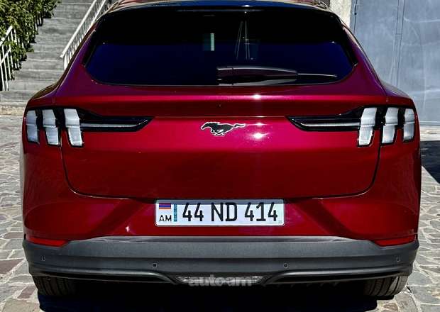 Ford Mustang 2025 — լուսանկար 5