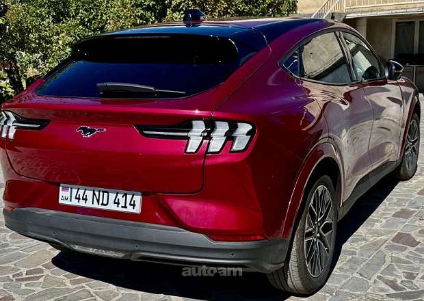 Ford Mustang 2025 — լուսանկար 6