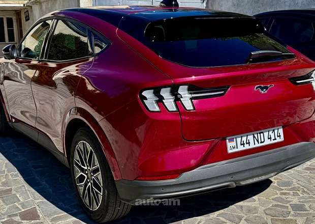 Ford Mustang 2025 — լուսանկար 4