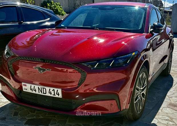 Ford Mustang 2025 — լուսանկար 1