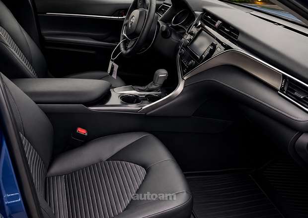 Toyota Camry 2019 — լուսանկար 9