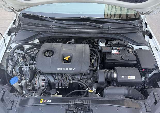 Hyundai Elantra 2016 — լուսանկար 10