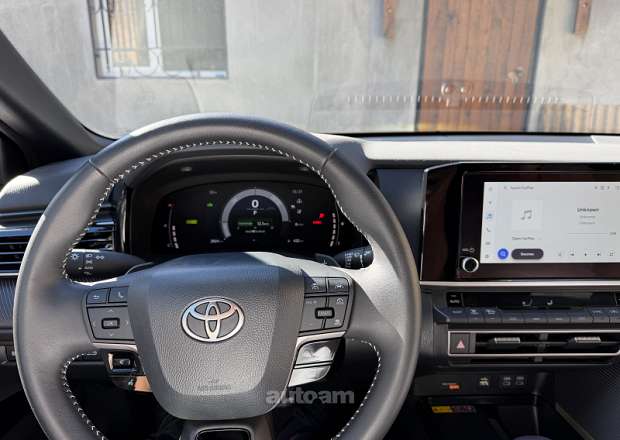 Toyota Camry 2025 — լուսանկար 3
