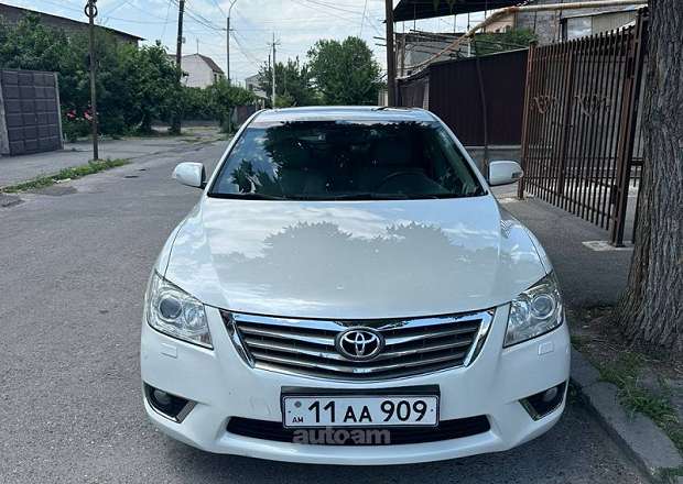 Toyota Camry 2011 — լուսանկար 1