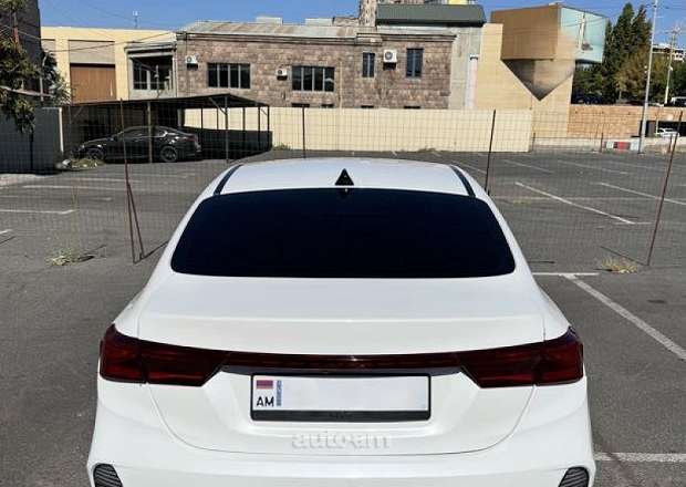 Kia Forte 2022 — photo 2