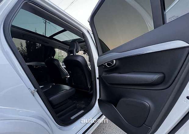 Volvo XC90 2018 — լուսանկար 11