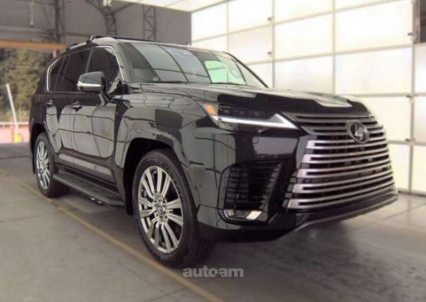 Lexus LX 700