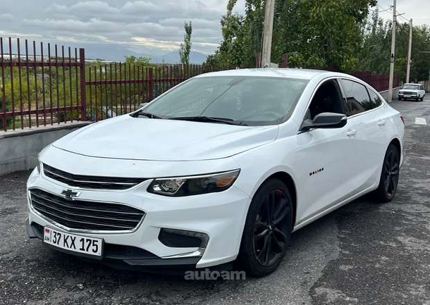 Chevrolet Malibu 2017 — photo 1