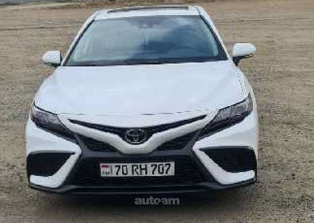 Toyota Camry 2022 — photo 3