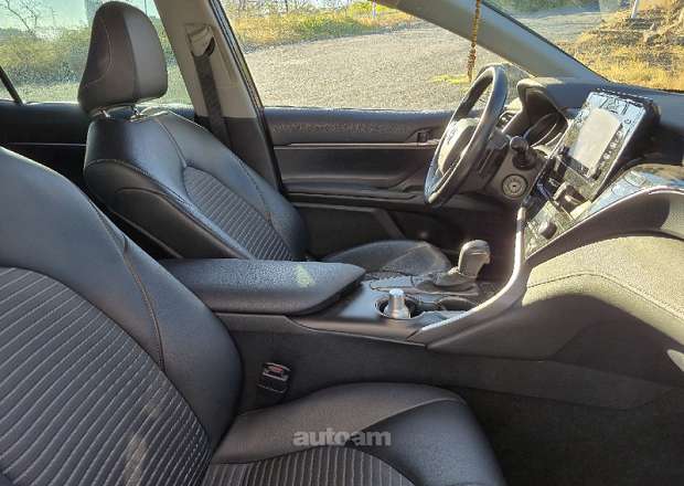 Toyota Camry 2020 — photo 8