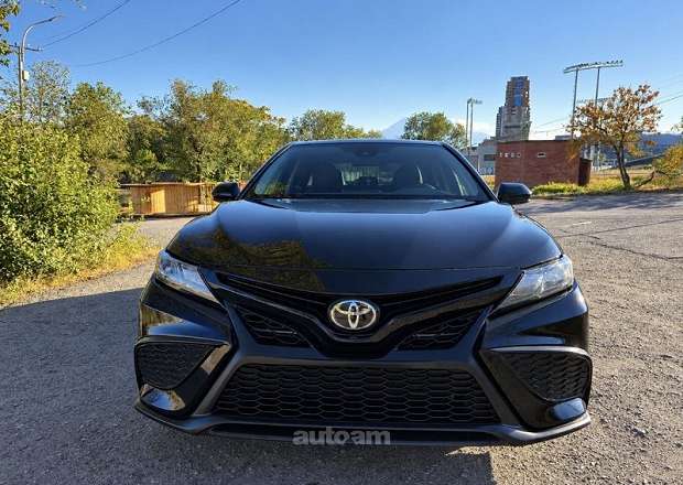 Toyota Camry 2020 — photo 3