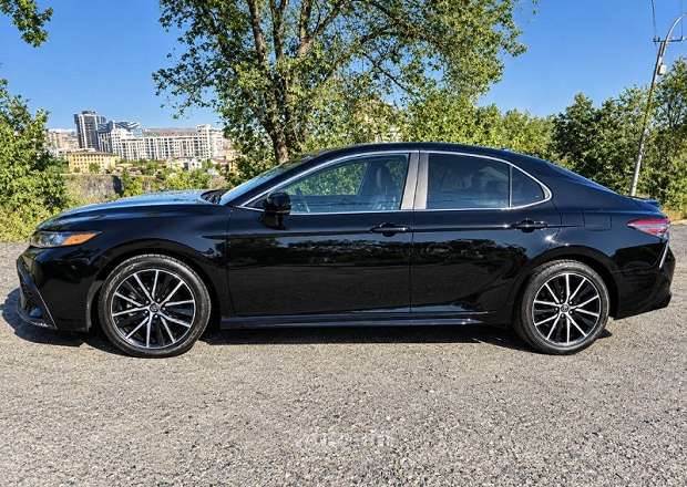 Toyota Camry 2020 — photo 1