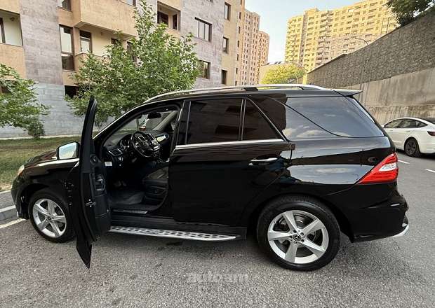 Mercedes-Benz ML 350 2012 — photo 10