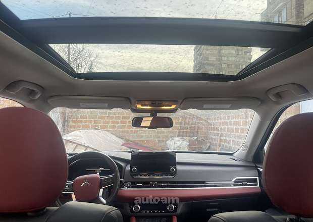 Mitsubishi Outlander 2022 — լուսանկար 2