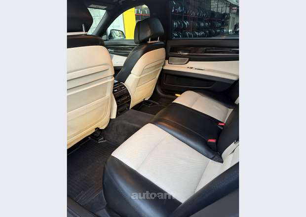BMW 750 2012 — լուսանկար 4