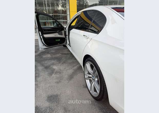 BMW 750 2012 — լուսանկար 3