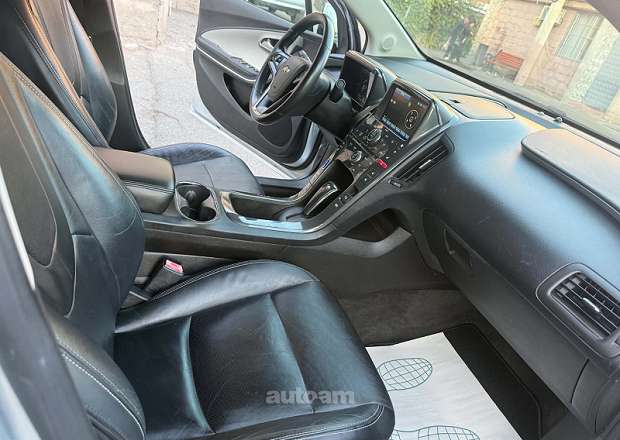 Chevrolet Volt 2011 — լուսանկար 9