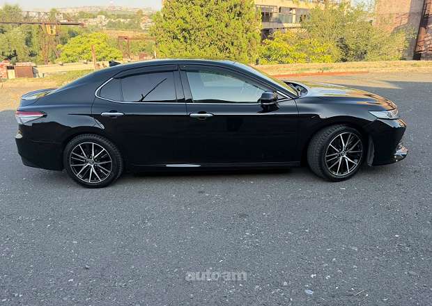 Toyota Camry 2018 — լուսանկար 6