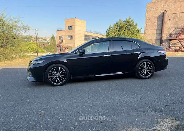 Toyota Camry 2018 — լուսանկար 4
